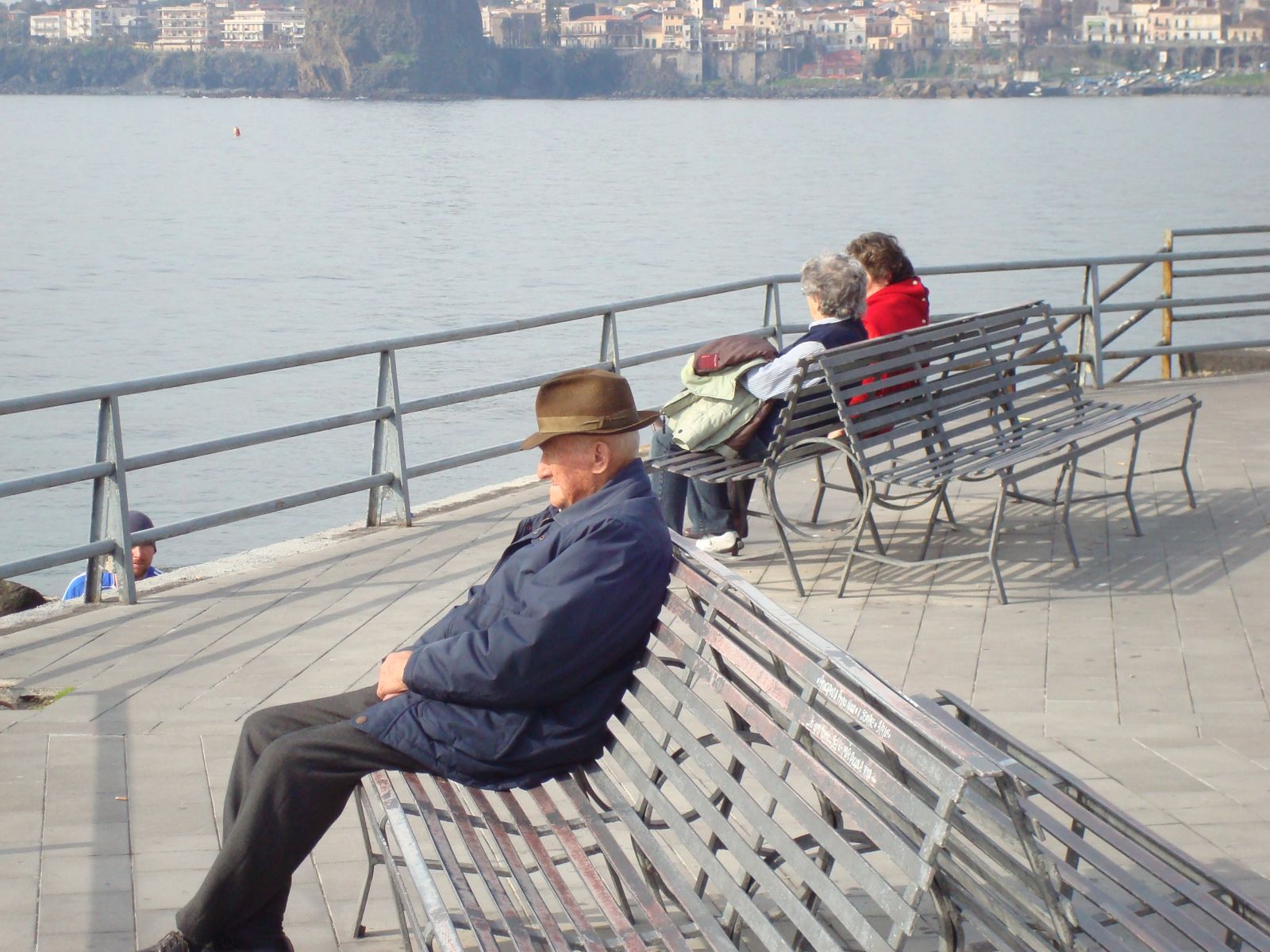 [old+man+on+bench.jpg]