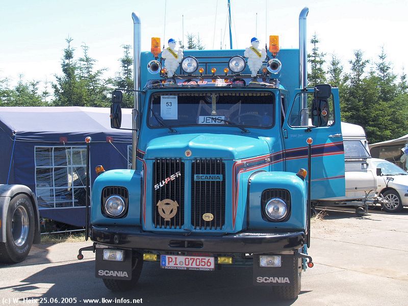 [213-Scania-110-blau-2506501.jpg]