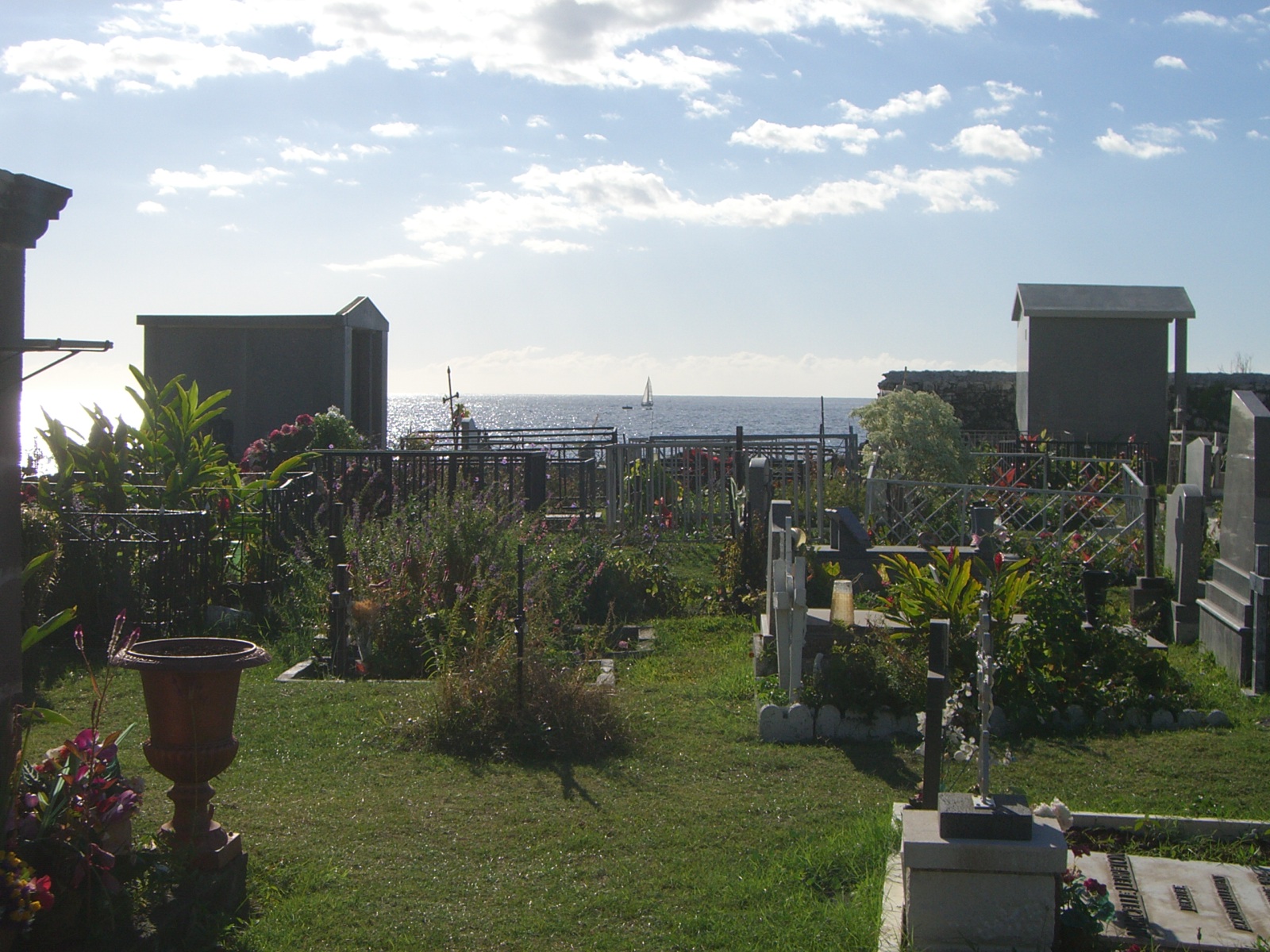 [cimetière+marin,+Saint-Paul,+ma+sortie+en+solitaire+(7).JPG]
