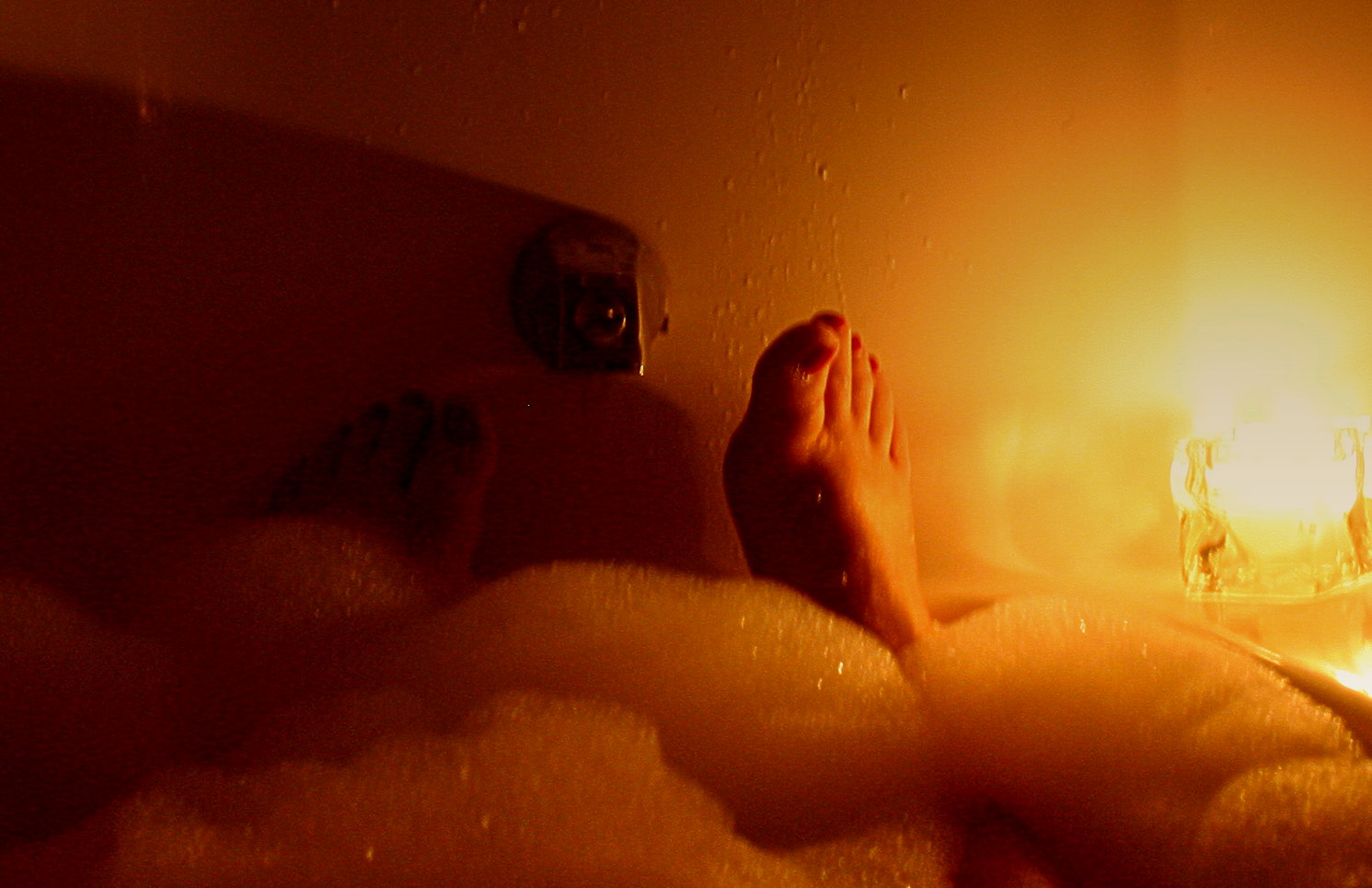 [feet+tub.JPG]