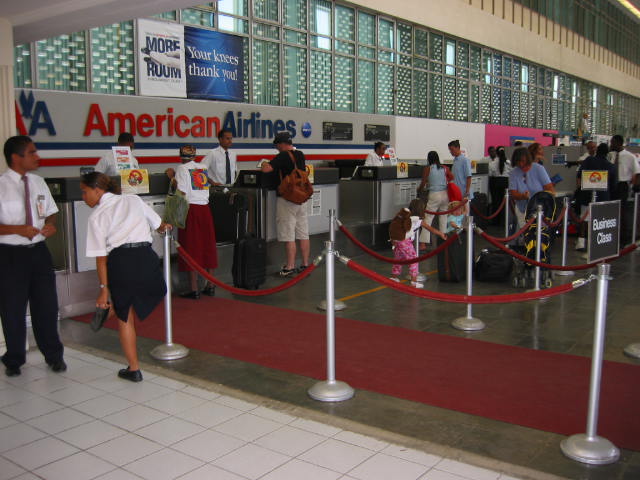 [american.airlines.at.airport.jpg]