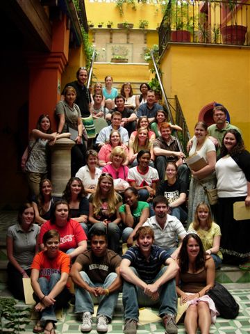 [Guanajuato+group+on+stairs.jpg]