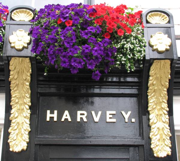 [06.+Harvey's+Shop._3+sm.jpg]