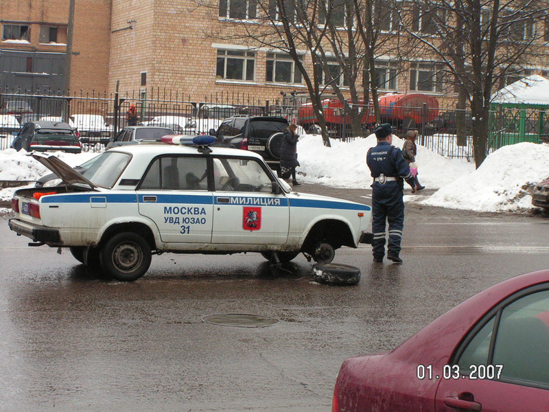 [Russian_Police_Vehicles_Photo_01.jpg]