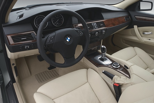 [2008_BMW_5_Series_Sedan+_1.jpg]