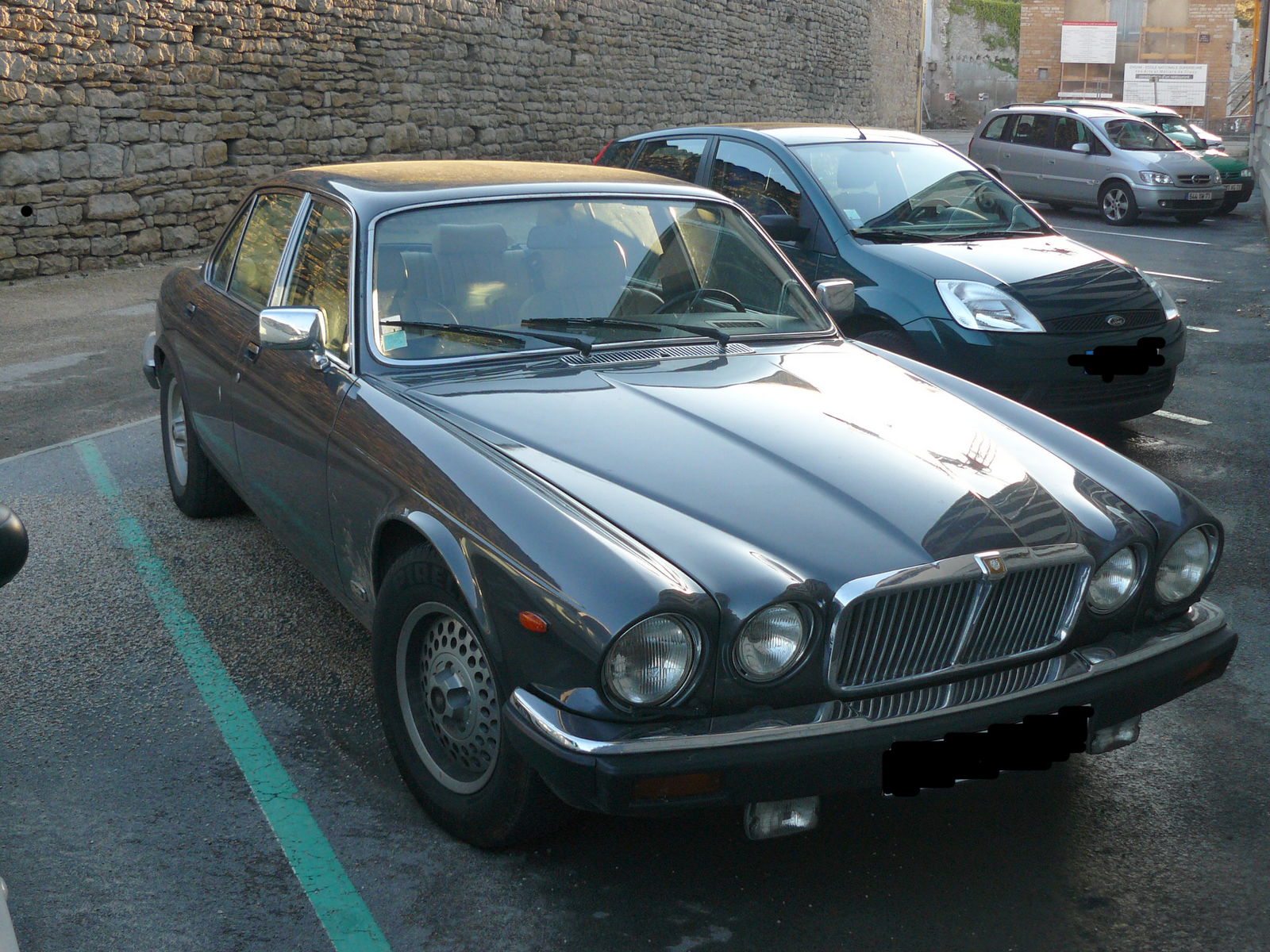 [Jaguar-sovereignV12-front.png]