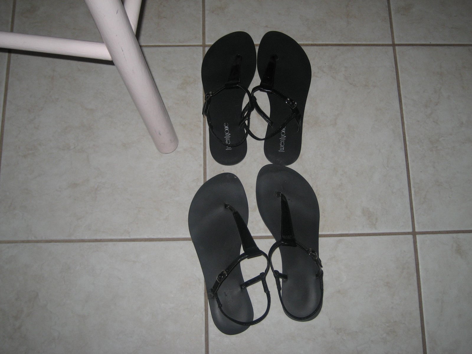 [mine+and+j's+sandals+003.jpg]
