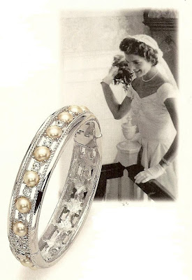 Jackie Kennedy-Onassis - Página 2 JAckie+Wedding+braclet+38565