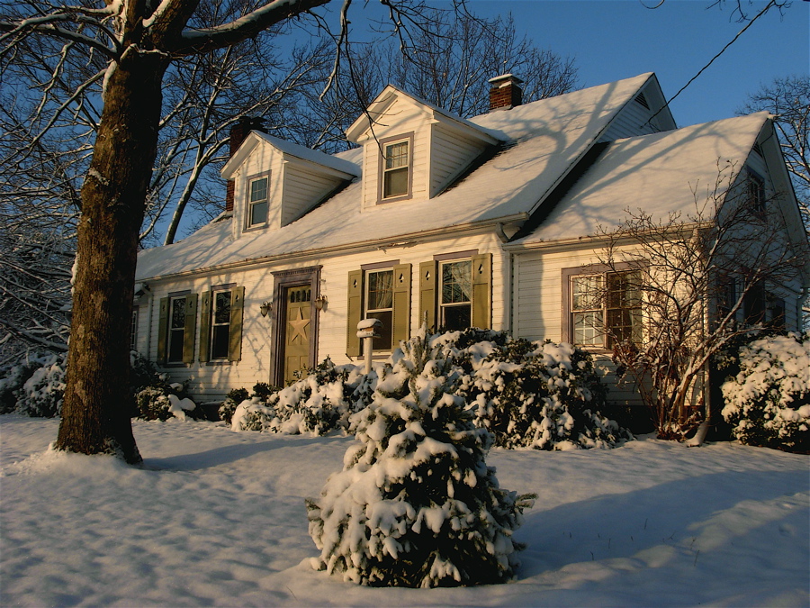 [front+of+house+snow08.JPG]
