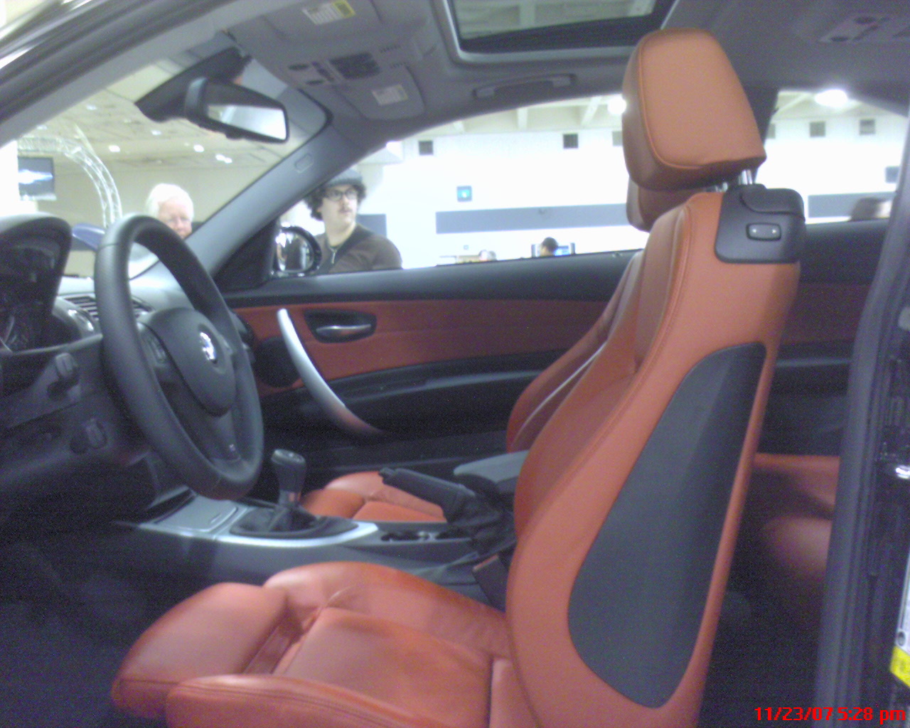 [BMW+135i+interior.JPG]