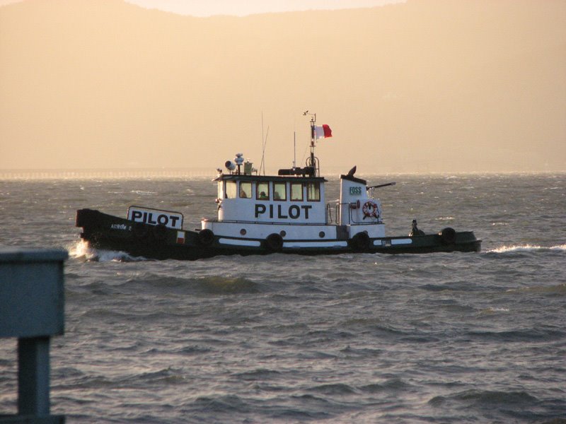 [pilot-boat.jpg]