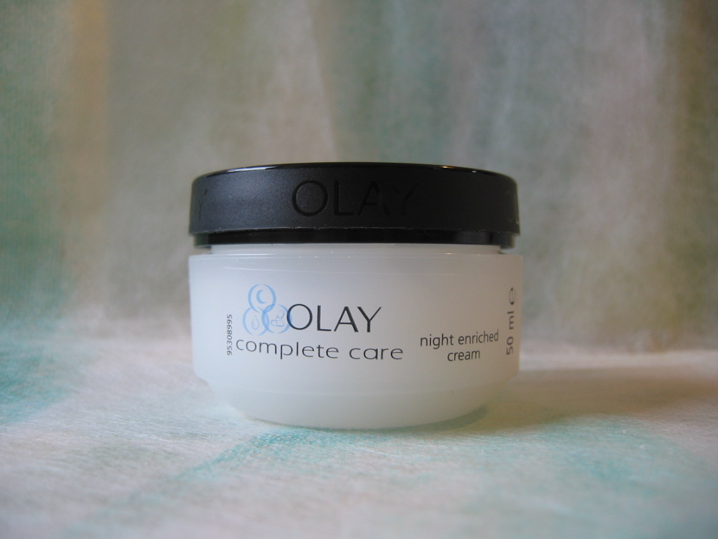[Olay+Complete+Care+Night+Enriched+Cream+1.JPG]