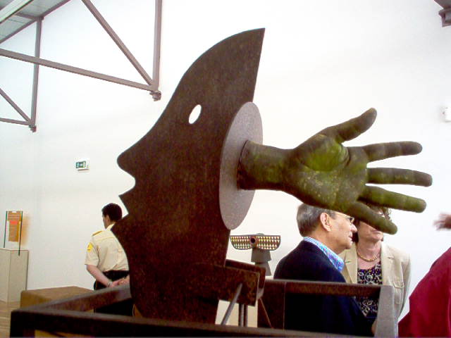 [escultura+I+rogerio+ribeiro.JPG]