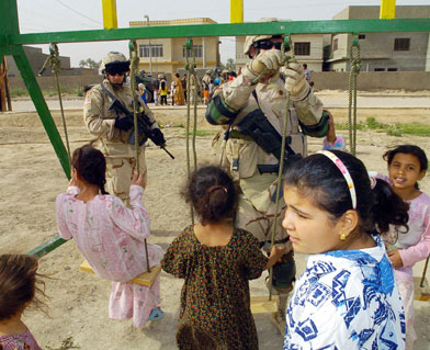 [Major+Lawendowski+AK+Guard+Al+Hillah+Iraq.jpg]