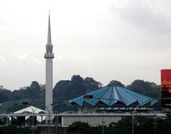 [250px-Malaysia_Masjid_Negara.jpg]