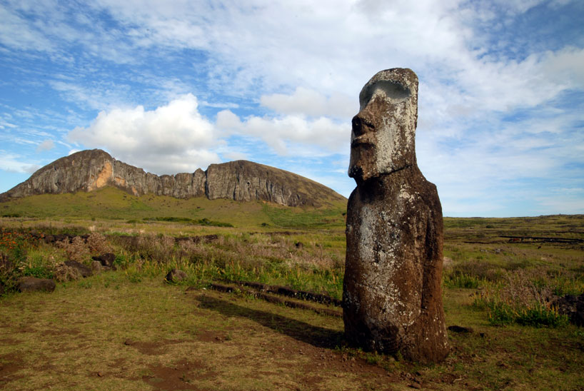 [moai-tongariki.jpg]