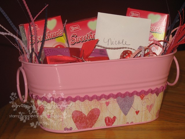 [Valentine+basket+for+Nicole.jpg]