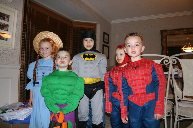 [trick+or+treat+at+the+vaughan's.jpg]