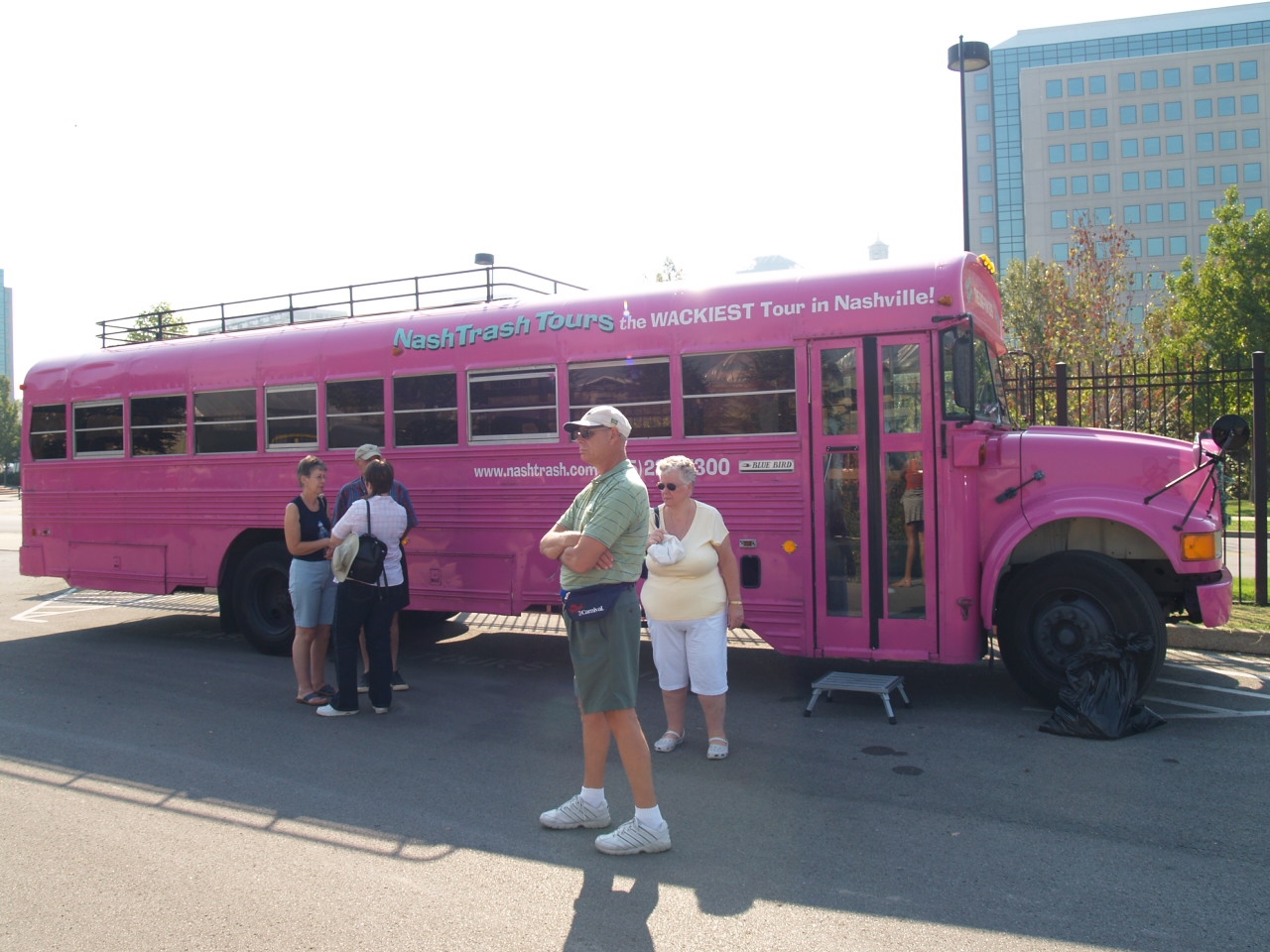 [Big+Pink+Bus.JPG]