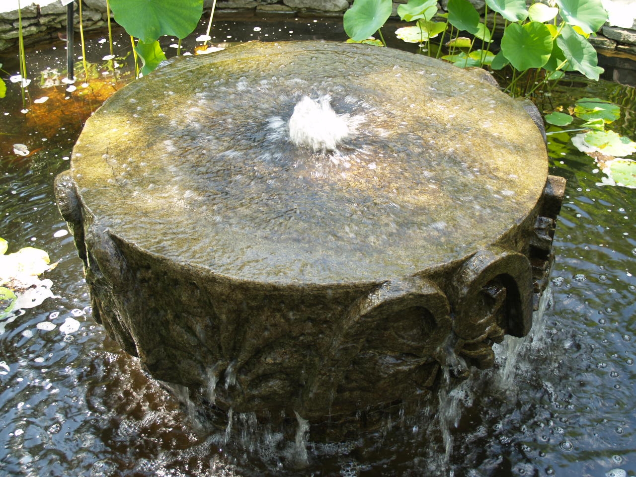 [Water+Fountain+at+Cheekwood.JPG]