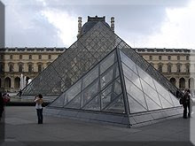 Las pirámides del Louvre