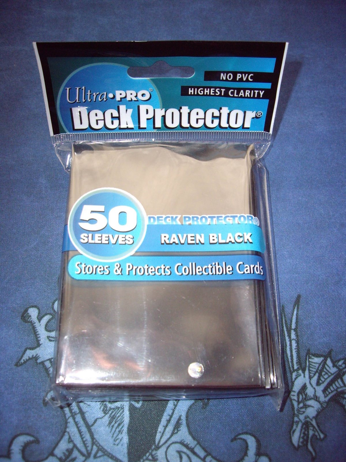 [Ultra+Pro+-+Deck+Protectors+Raven+Black+-+50.JPG]