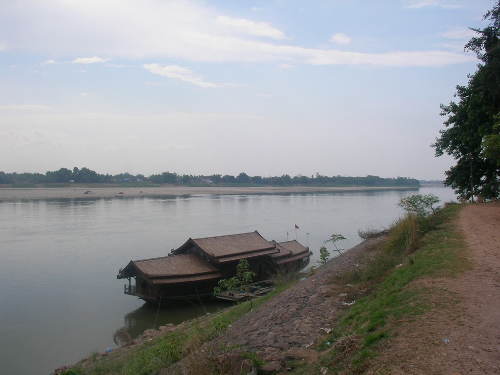 [Mekong-river.jpg]