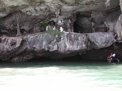 [phuket+canoing+out+from+cave.jpg]