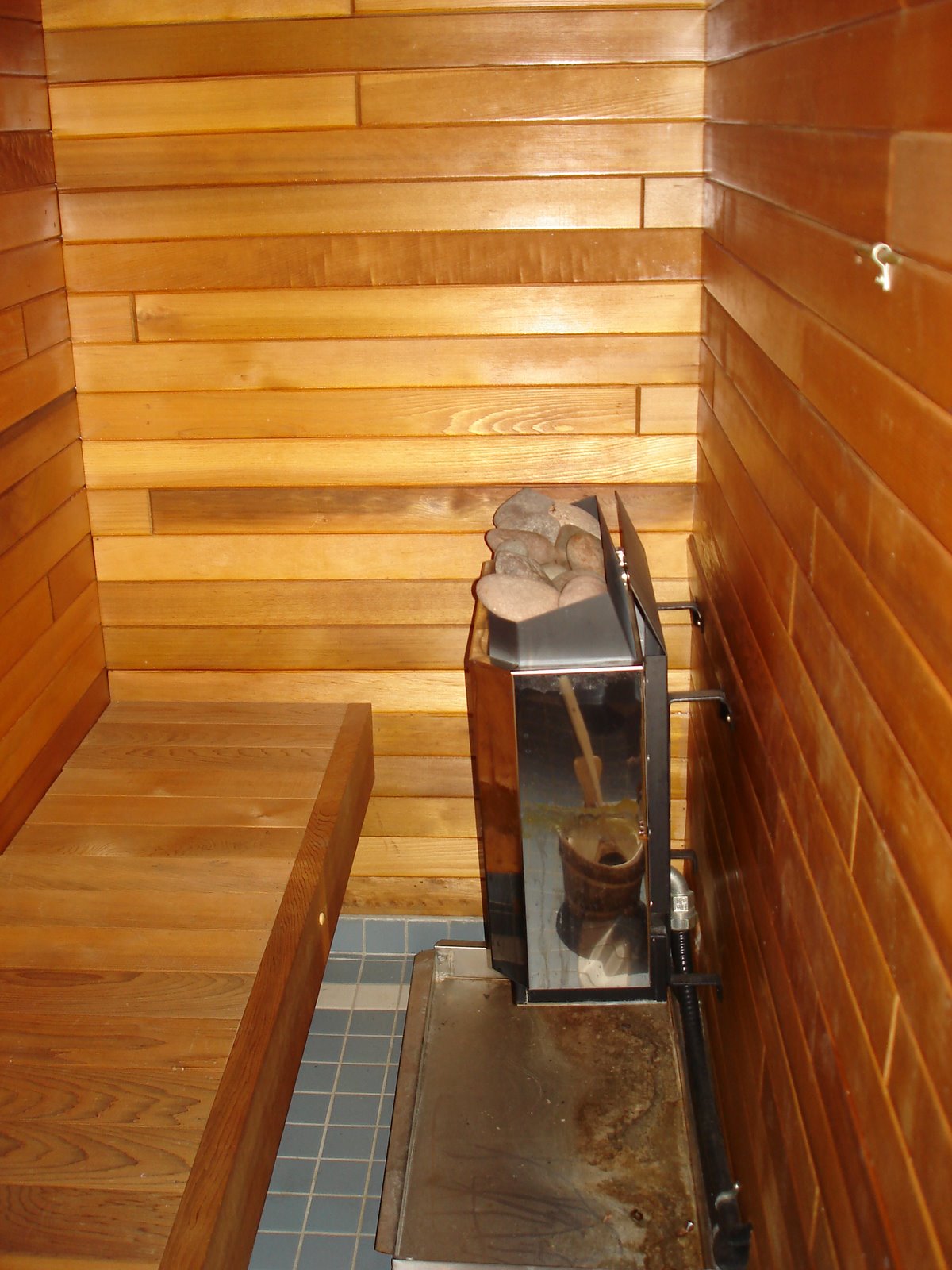 [sauna.JPG]
