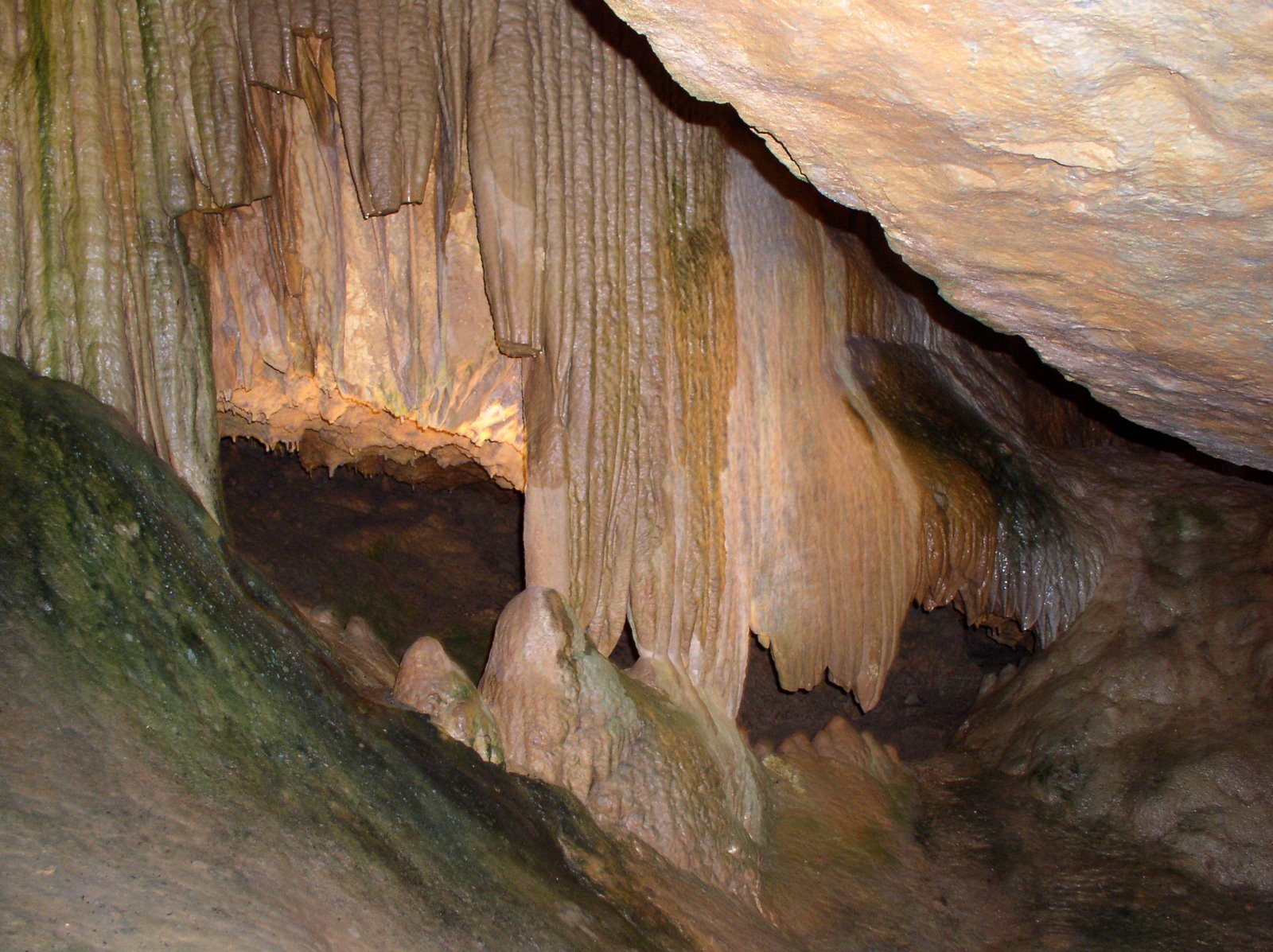 [caverns.JPG]