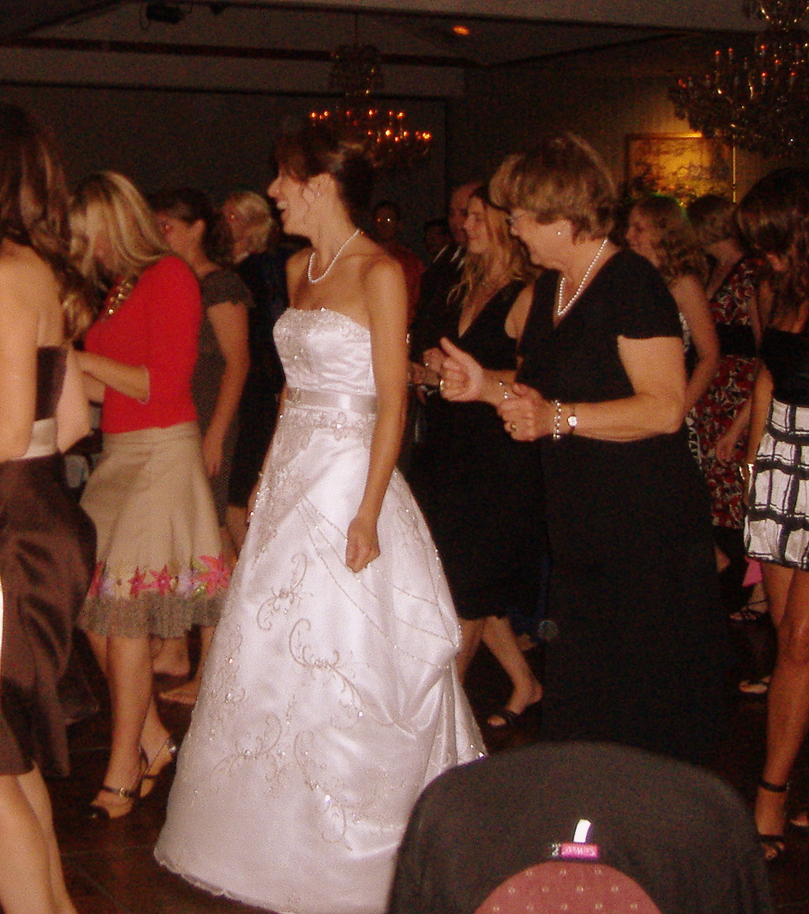 [Kelly+Flynn's+wedding+-+dancing.JPG]