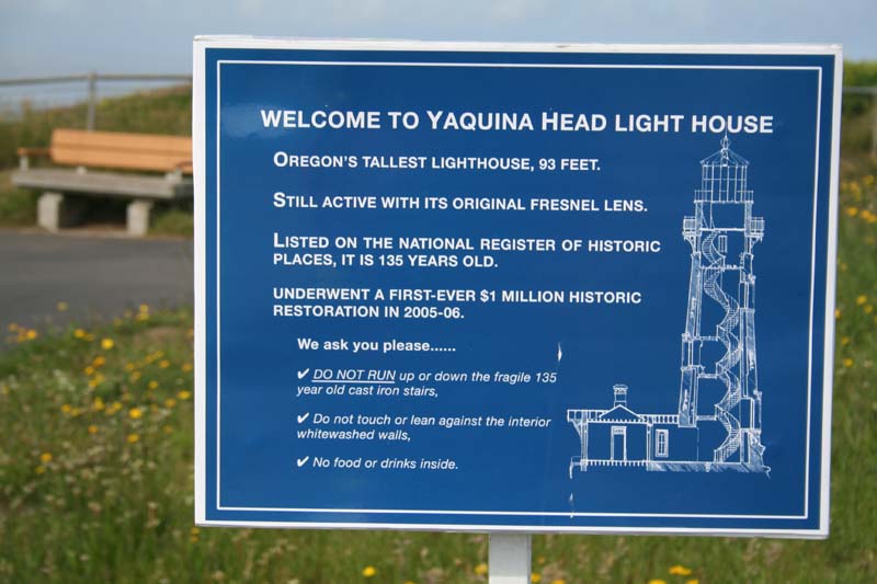 [2965.yaquina+lighthouse.jpg]