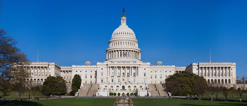 [800px-Capitol_Building_Full_View.jpg]