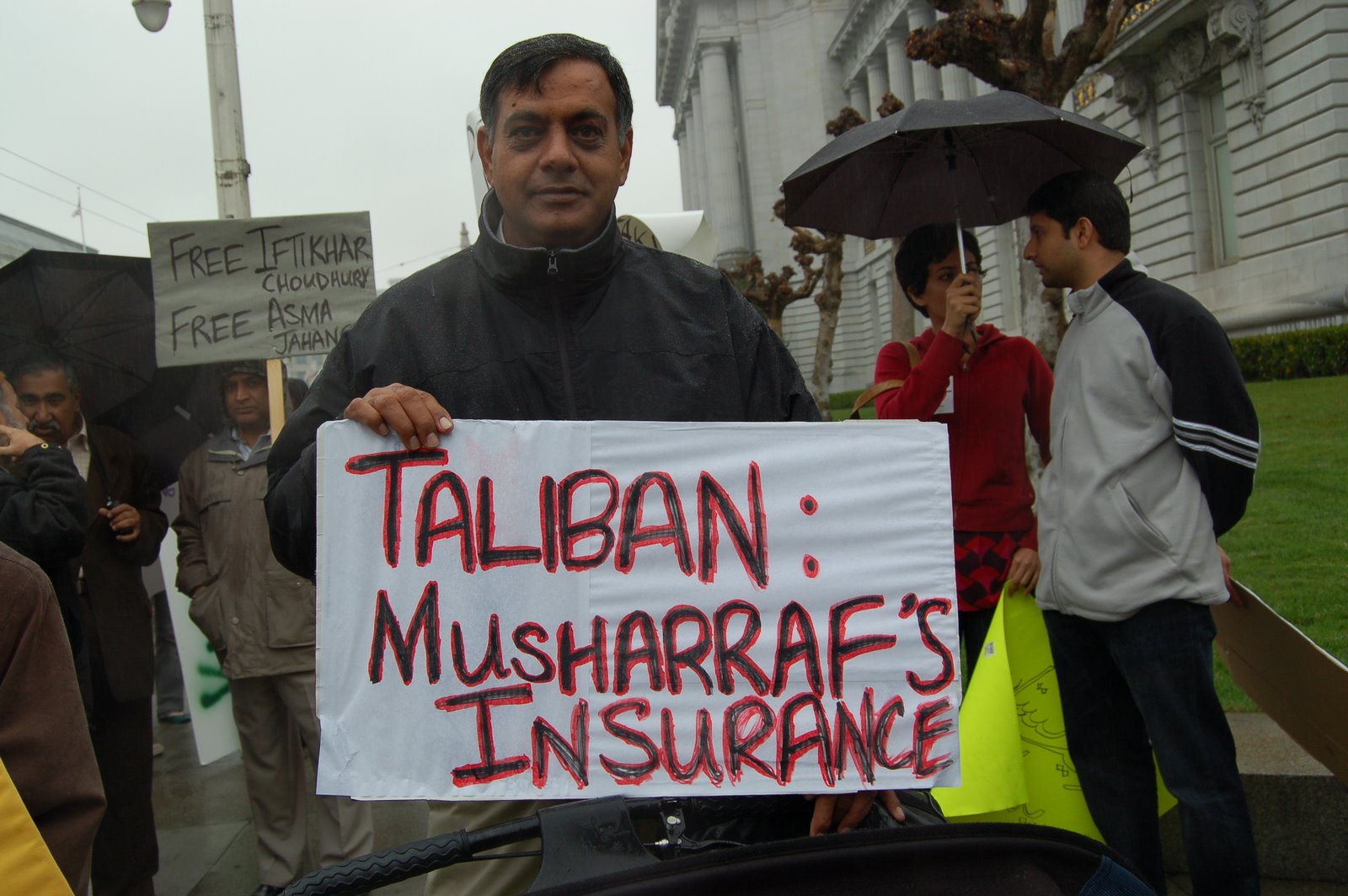 [Taliban+Musharraf's+insurance.JPG]