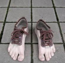 [shoes+feet.jpg]