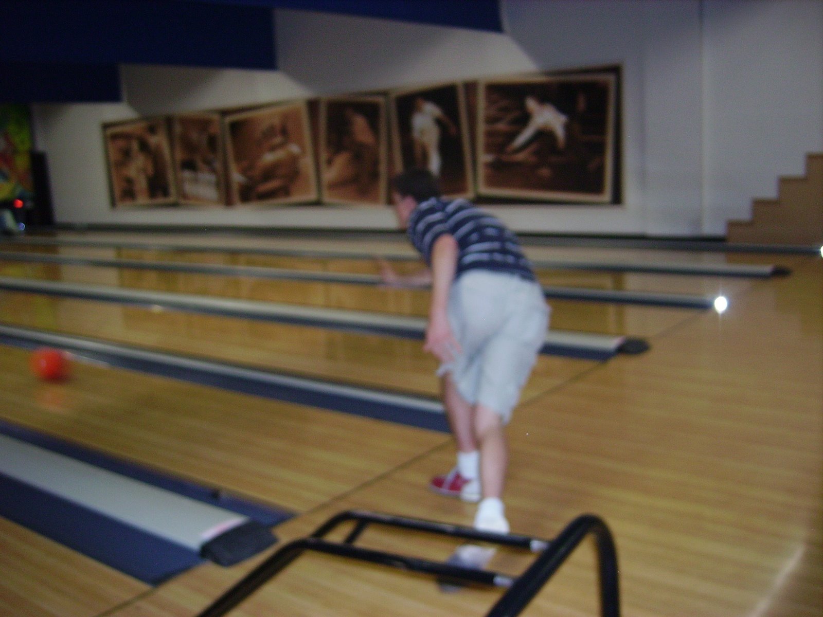 [bowling+and+dinner+013.jpg]
