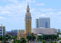 [200px-Miami_freedom_tower_for_wikipedia_by_tom_schaefer_miamitom_0004.jpg]