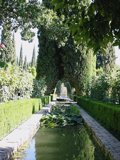 [alhambra+gardens+granada+Spain.jpg]