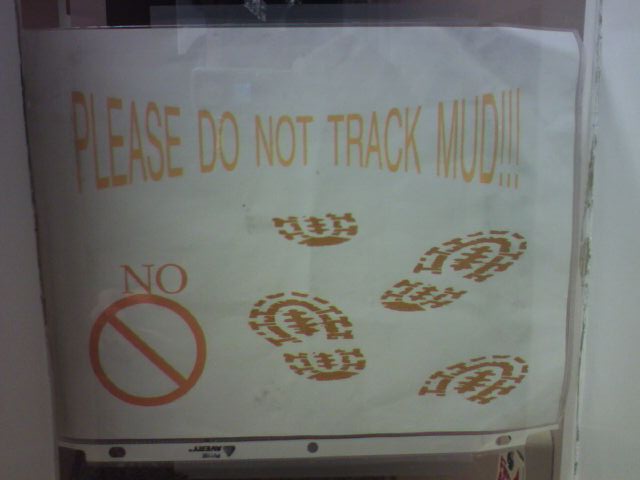 [do+not+track+mud+sign.JPG]