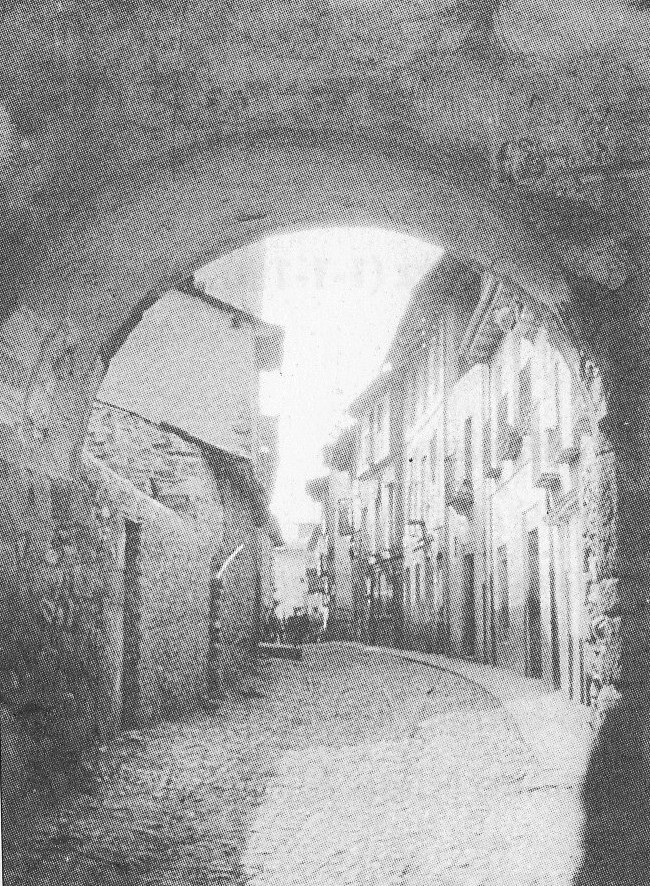 [Arco+calle+ParaisÃ­n+Ponferrada.+Circa+1910.jpg]