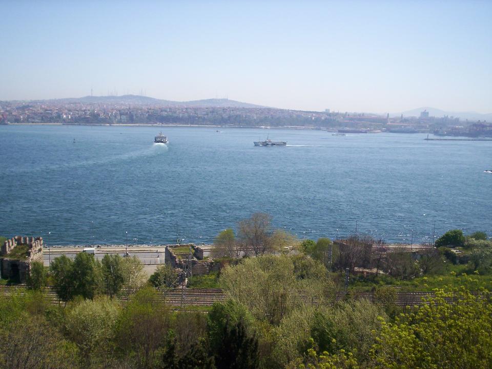 [saraydan+Istanbul.jpg]