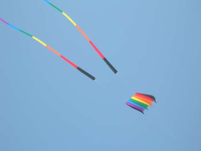 [Penscola+May+2007+Rainbow+Kite.jpg]