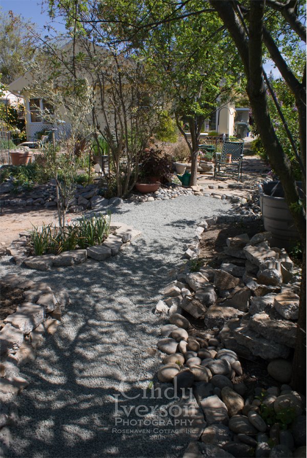 [Completed+gravel+path+over+hidden+french+drains+1.jpg]