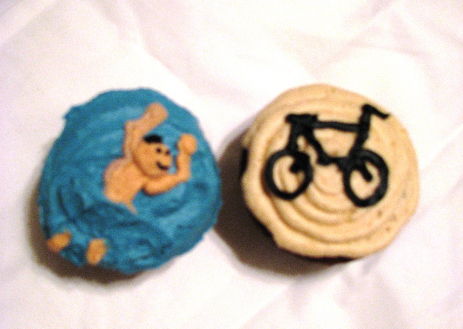 [birthday+cupcakes+007.JPG]