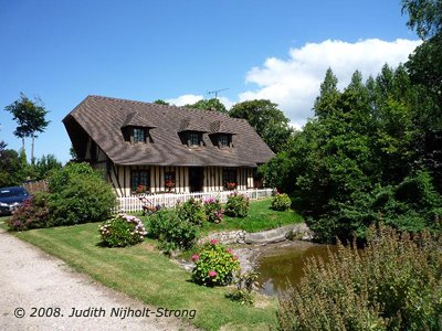[Judith+Nijholt-Strong_+french+vacation+house+at+Ferme+aux+Canards_Normandy.jpg]