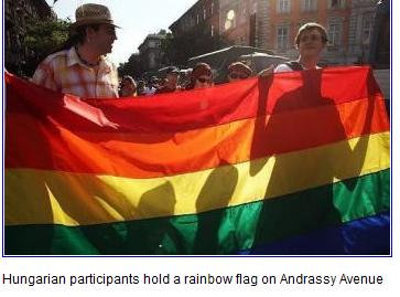 [budapest+gay+pride+turns+ugly+2.jpg]