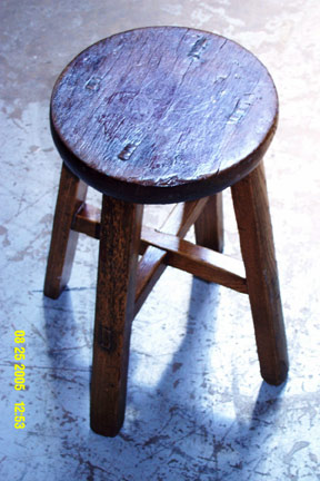 [stool.jpg]