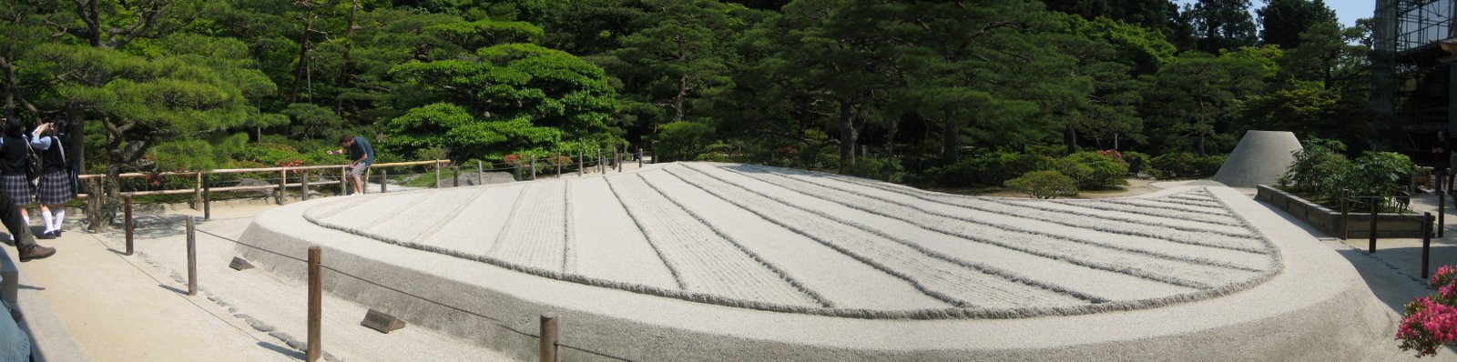 [gravel+garden+at+Ginkakuji+Temple.jpg]