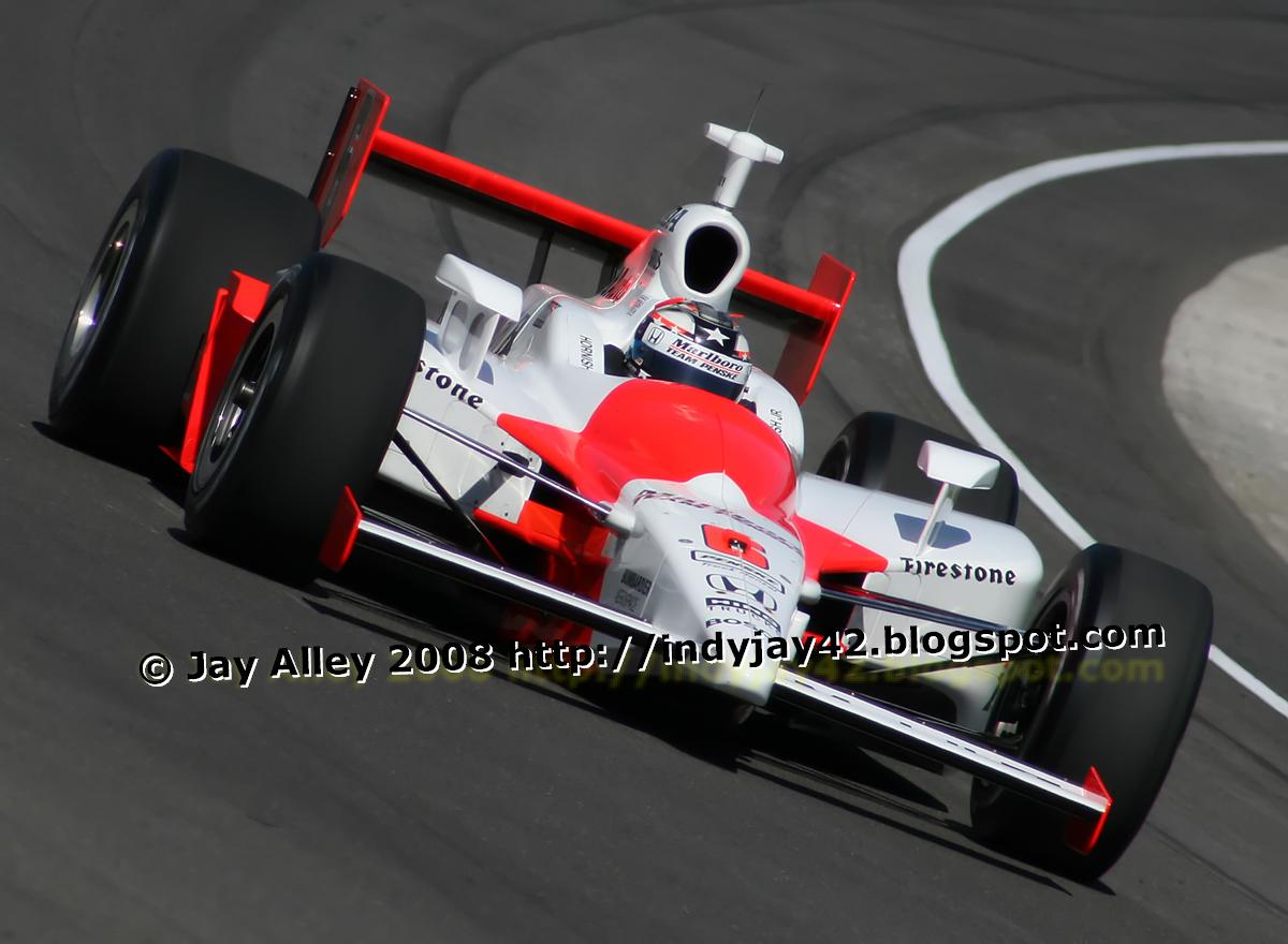 [0686+Sam+Turn+1+Indy+2006.jpg]