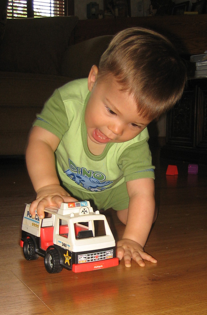 [6-6-2008+-+Connor+and+truck.jpg]
